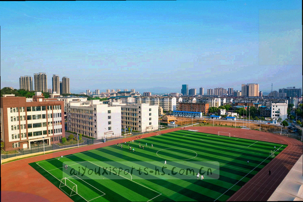 多屏数据核对界面叠加渲染，画面带时间戳标记与勾选状态，呈现赛后复盘的工作台场景